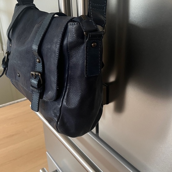 Elegant Navy Leather Satchel - Picture 5 of 16